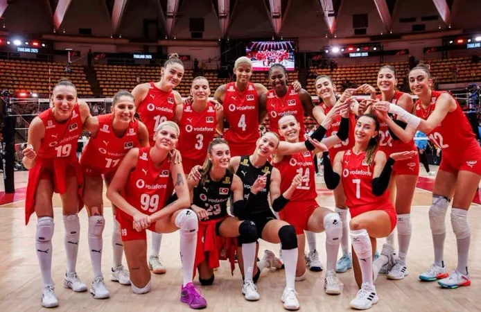 Filenin Sultanları Final Aşkına Parkede: Türkiye Sırbistan Yarı Final Voleybol Maçı Saat Kaçta? Hangi Kanalda?