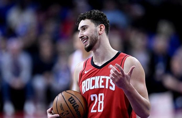 Alperen Şengün NBA'e Fırtına Gibi Başladı! İlk Maçta Double-Double, Rockets'tan Farklı Galibiyet