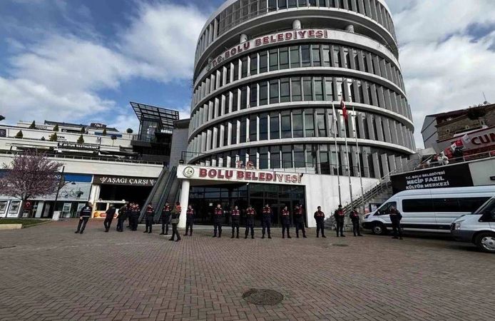 Bolu Belediyesi'ne Sabah Operasyonu! Başkan Yardımcısı Dahil 4 Kişi Gözaltına Alındı