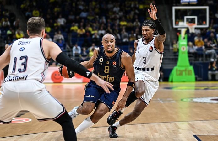 Bahçeşehir Mağlubiyetinin Acısını Bayern'den Çıkardı! Fenerbahçe 100 Sayıya Ulaştı!