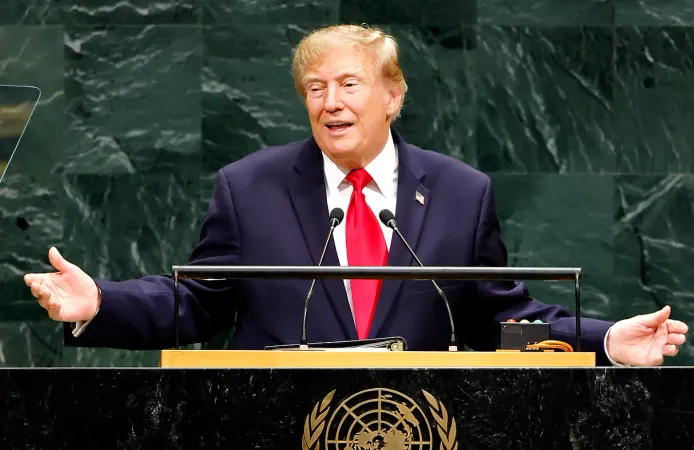 ABD Başkanı Trump'tan Tartışma Yaratan Öneri: Hürmüz Boğazı'na Kendi Adını Vermek İstiyor!