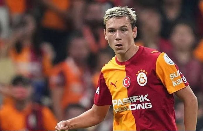 PSG ve Barcelona Peşinde! Galatasaray Yönetiminden Aleksey Batrakov Transferi Hakkında Flaş Açıklama!