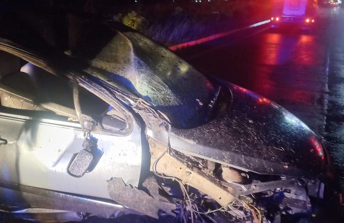 Ayvalık Altınova’da Korkutan Kaza: Kontrolden Çıkan Otomobil Savruldu, 1 Kişi Yaralandı!
