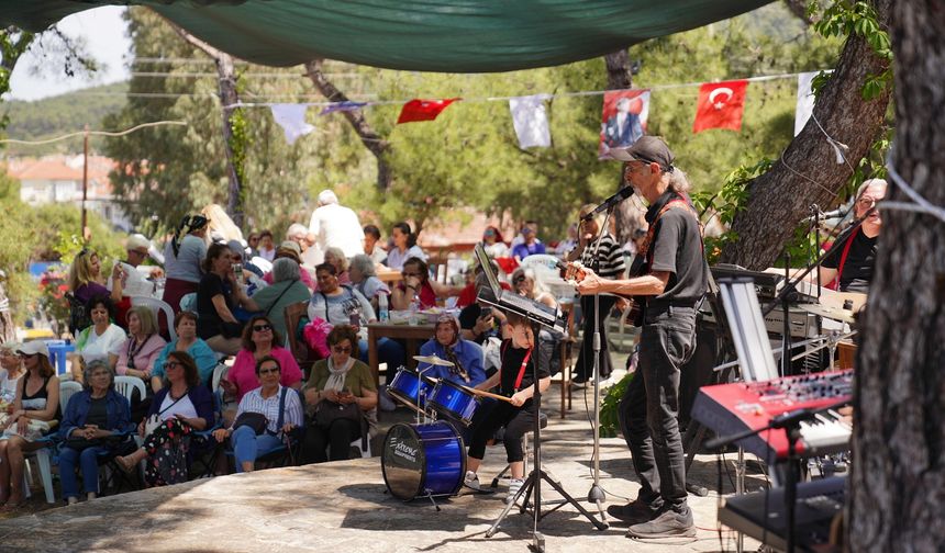 Ayvalık’ta Hıdırellez Coşkusu: Baharın Renkleri Çamlık’ta Hayat Buldu!