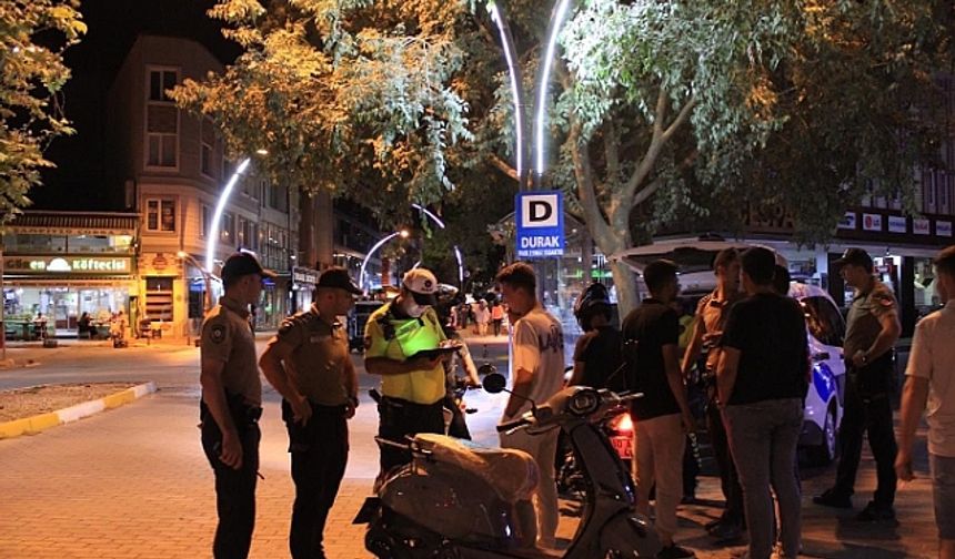 Balıkesir’de Büyük Güvenlik Harekatı! Binlerce Sorgu, Yüzlerce Yakalama...