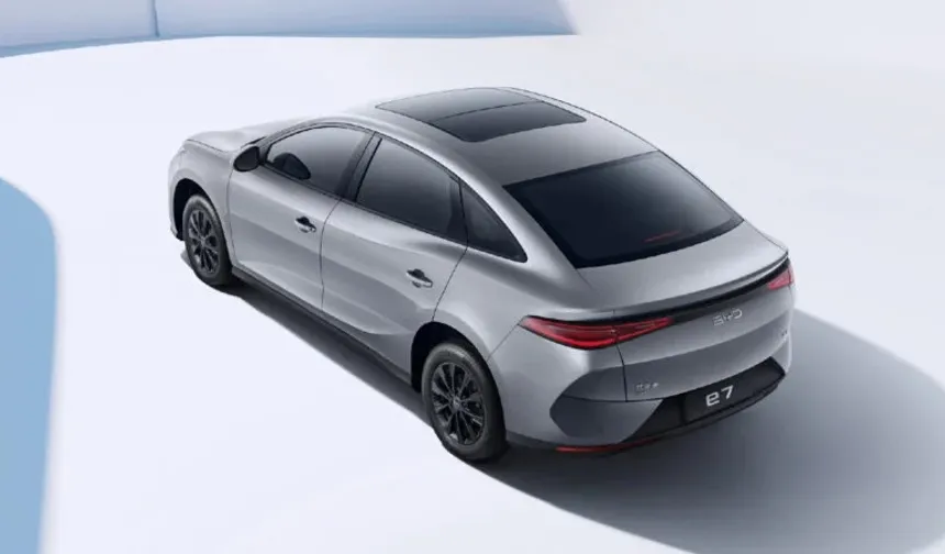 Tesla'ya Büyük Rakip! BYD’nin Yeni Elektrikli Sedanı e7 Satışta!
