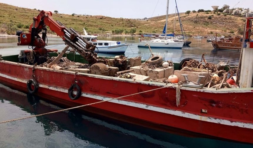 Denizden 20 Ton Atık Çıktı!