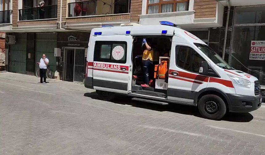 Edremit’te Bıçaklı Kavga: 2 Kişi Yaralandı, Şüpheliler Kaçtı