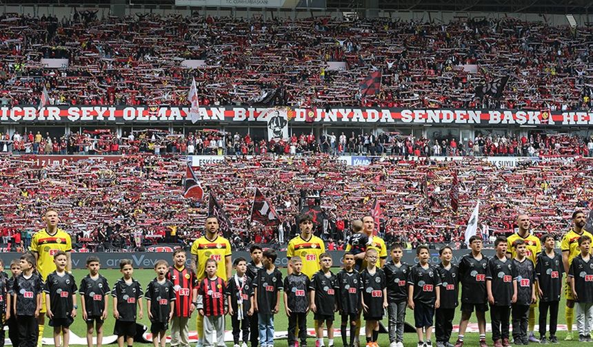 Eskişehirspor’dan Tarihi Geri Dönüş! Kırmızı Şimşekler 3. Lig’e Yükseldi