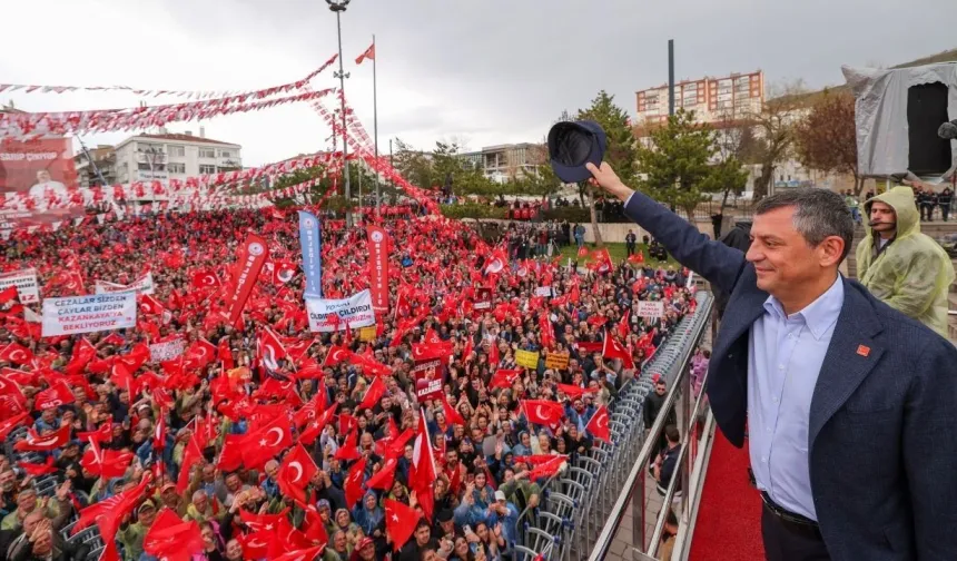 CHP Konya Mitingi'nde Meydan Hınca Hınç Doldu! Özgür Özel: "Halkın iradesine saygı ve Türkiye’de adil bir seçim!"