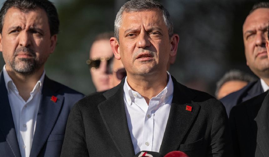 CHP Genel Başkanı Özgür Özel'e saldırı!