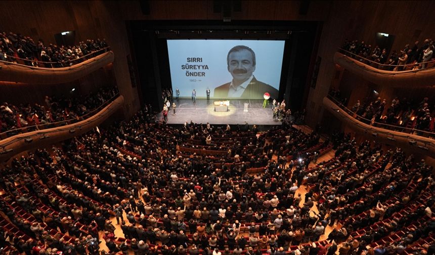 Sırrı Süreyya Önder için AKM'de tören düzenlendi