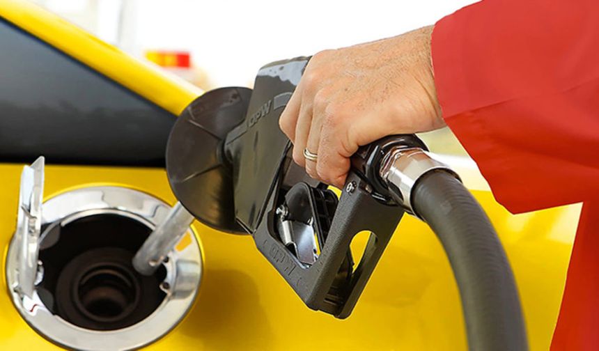 Hem Benzine... Hem Motorine... Akaryakıta Çifte Zam!