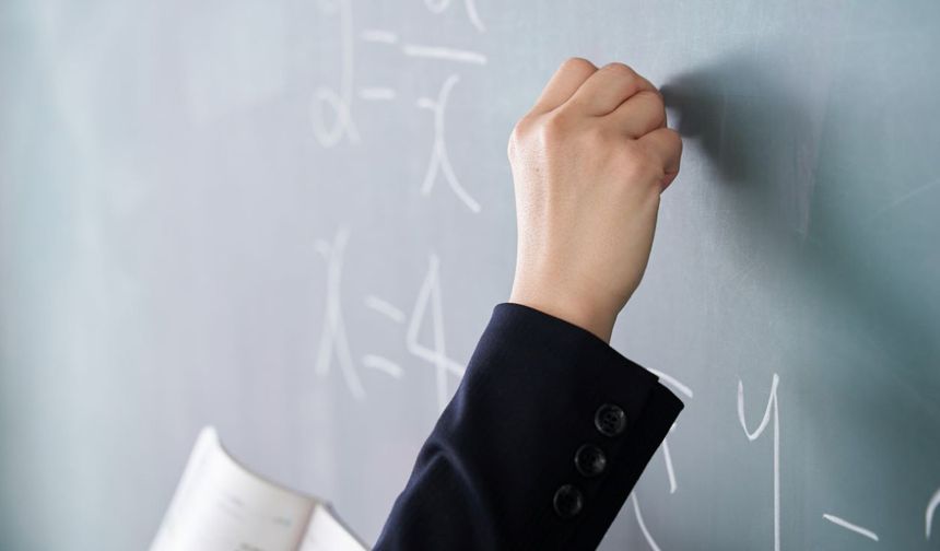 Bugün Okullar Açık Mı? Arefe Günü Okullar Var Mı?
