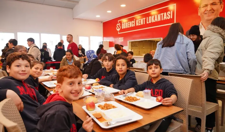 Gençler Doydu, Gönüller Kazandı! Ayvalık Öğrenci Lokantası Rekor Kırdı