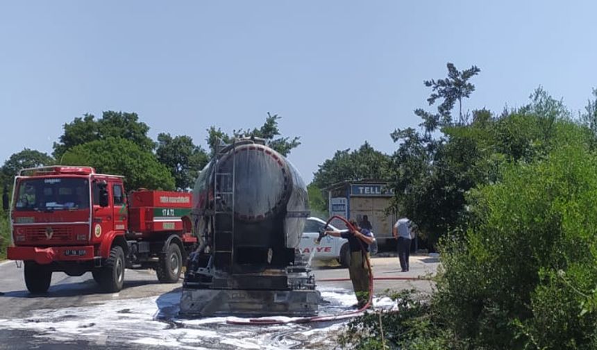 Balya - Çanakkale Yolunda Korkutan Yangın! Tanker Alev Aldı!