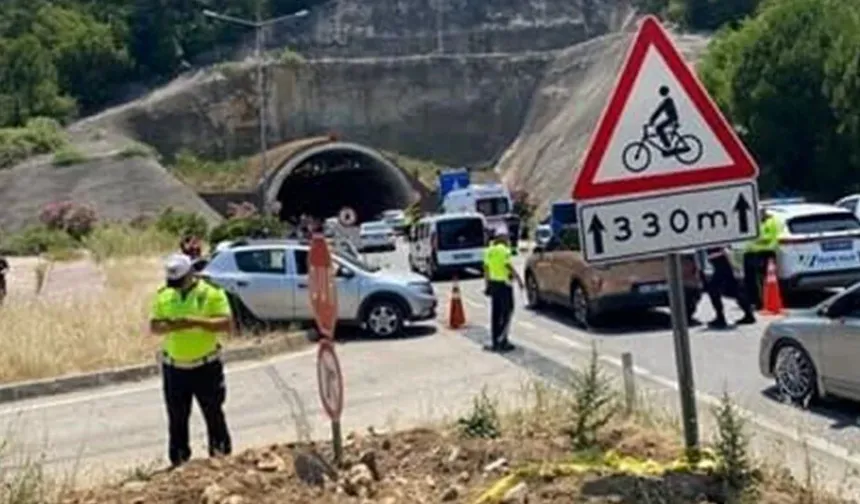 Bayram Acıya Döndü! Hatalı Dönüş İki Can Aldı! Motosikletli Gençler Hayatını Kaybetti