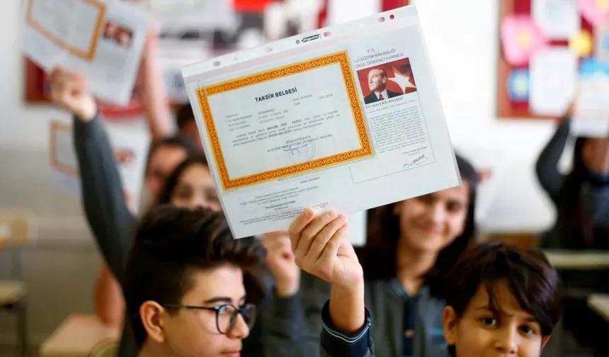 Okullar Ne Zaman Kapanacak? Yaz Tatili Ne Zaman Başlayacak? 2025 Karne Günü Ne Zaman?