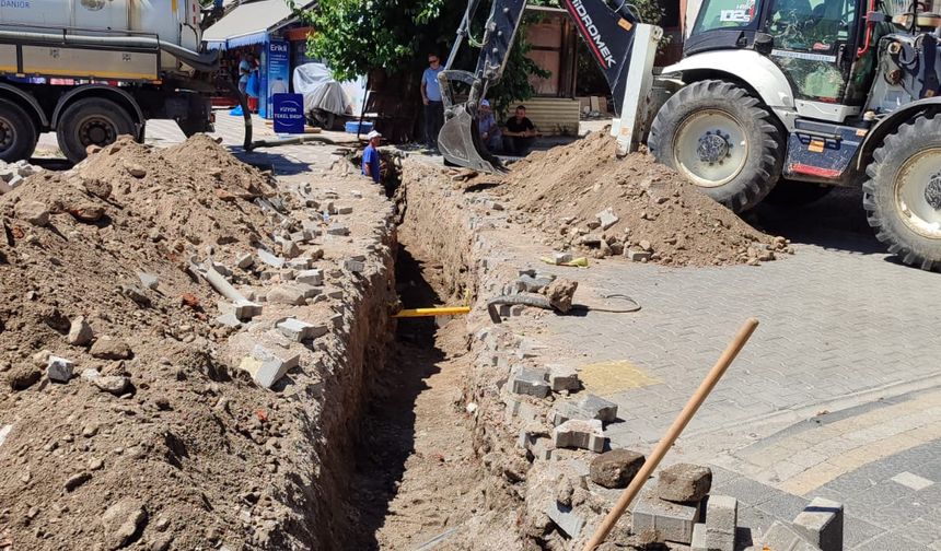 Edremit’te Koku Gitti mi? Körfez Halkı Hâlâ Altyapı ve Arıtma Çözümü Bekliyor