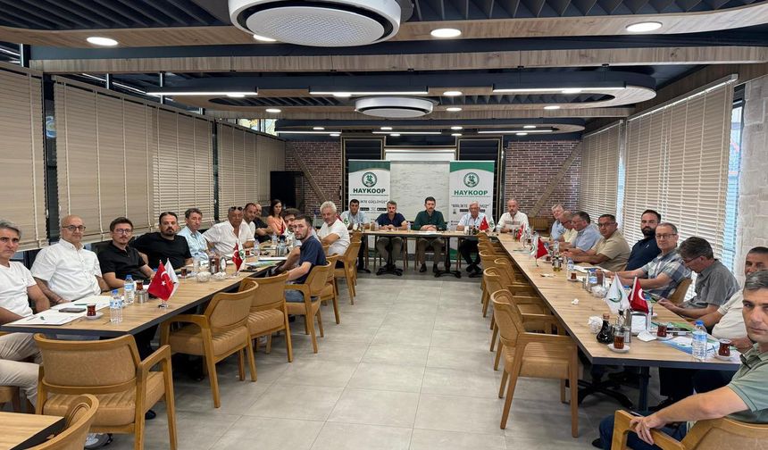 Balıkesir'de Süt Sanayicileri Haykoop'ta Bir Araya Geldi: Fiyat Krizi Masaya Yatırıldı!