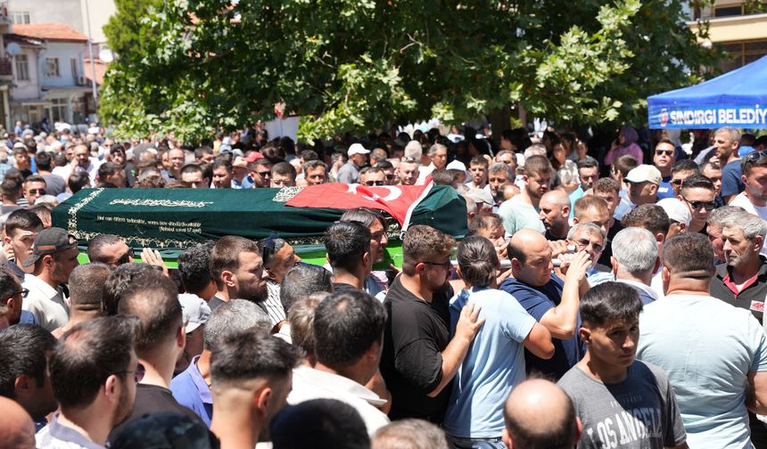 Genç Pehlivan Burak Bozkurt Gözyaşlarıyla Uğurlandı