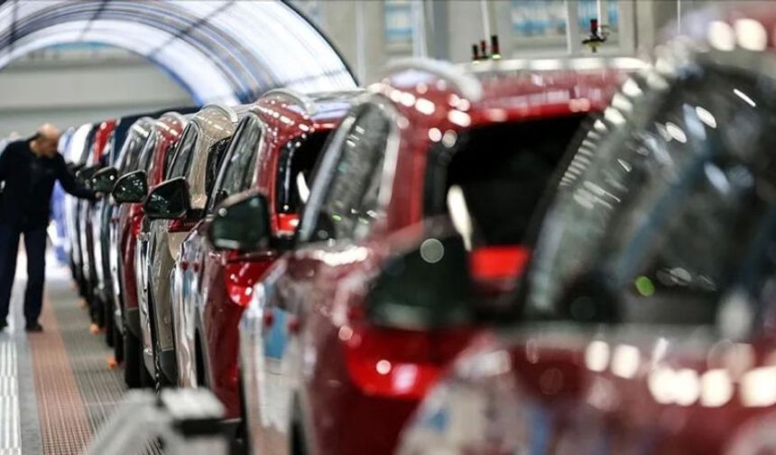 Milyonlarca Emeklinin Gözü Meclis'te: ÖTV’siz Araç Müjdesi Geliyor mu? İşte Toyota, Renault ve Fiat Güncel Fiyat Listesi