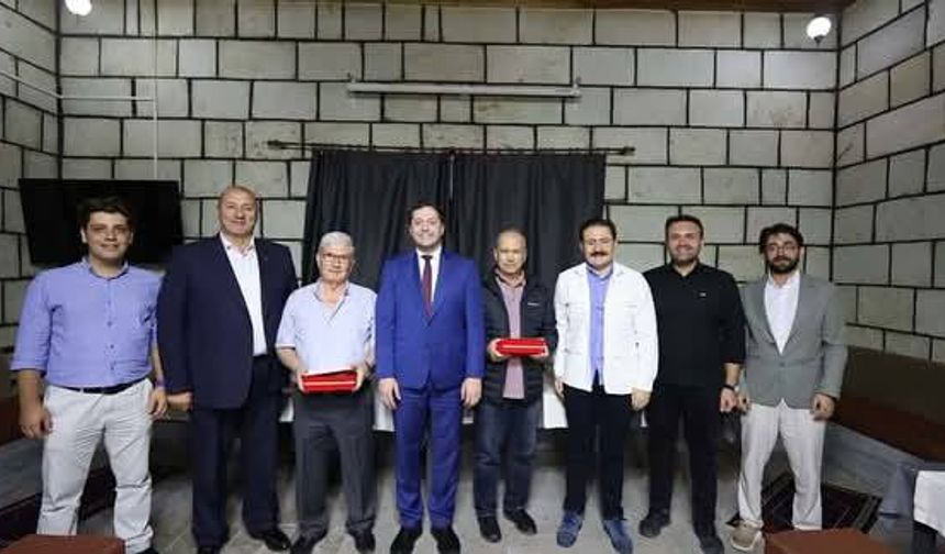 35 Yılı Aşkın Emek! Bigadiç’te Doktorlara Teşekkür Plaketi