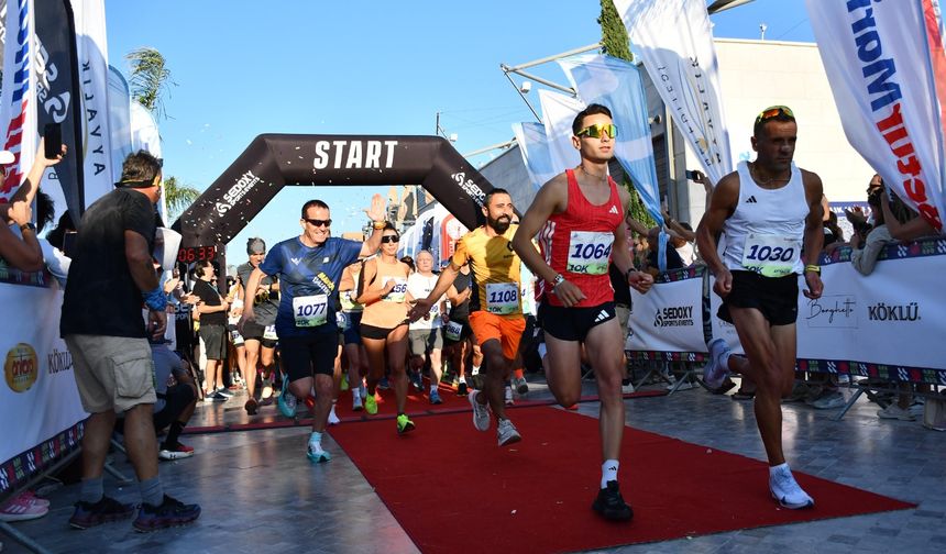Ayvalık’ta 3. Kurtuluş Yarı Maratonu Tamamlandı: 24 Ülkeden 1300 Sporcu Katıldı