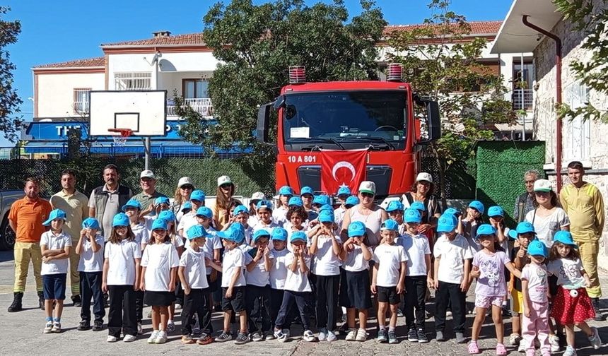 Balıkesir’de “Her Çocuk Bir Fidan” Etkinliği: Miniklere Orman Yangını Eğitimi ve Uygulamalı Gösteri