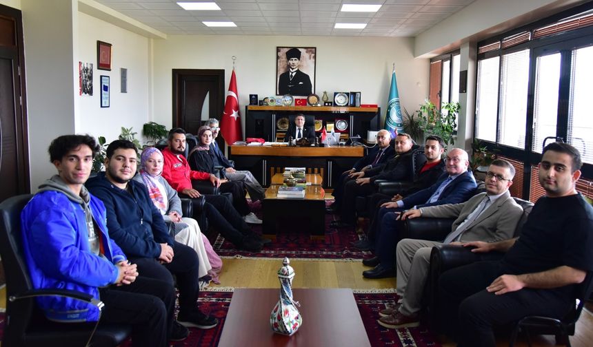 BAÜN, TEKNOFEST 2025’te Zirvede: Rektör Oğurlu Başarılı Öğrencilerle Buluştu