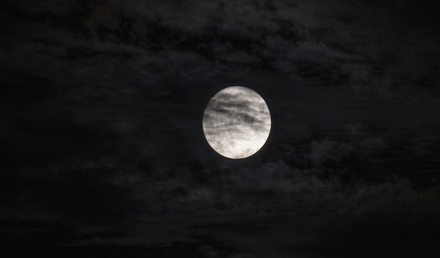 3 Ocak Siriuslu Dolunay Geliyor: "Kadersel Hasat" Başladı! Astrolog Aysun Koç’tan Korkutan ve Sevindiren Uyarılar!