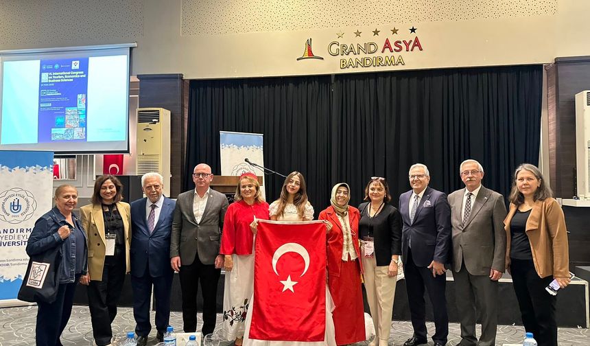 Başkan Burhan Karışık, 6. Ulusal Turizm, Ekonomi ve İşletme Bilimleri Kongresi’ne Katıldı