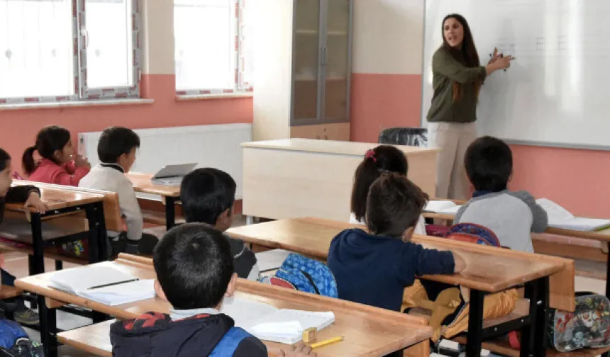 2025-2026 Yarıyıl Tatili Takvimi Açıklandı: 15 Tatil Ne Zaman?