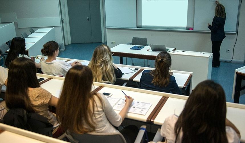 Üniversite Eğitim Süresi 3 Yıla mı Düşüyor? YÖK Başkanı'ndan Dikkat Çeken Açıklamalar: