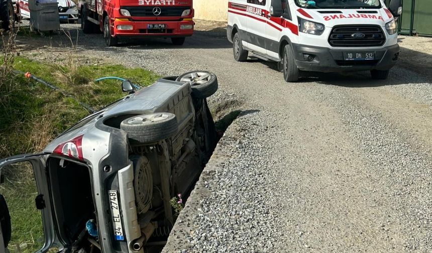 Burhaniye’de Köprü Üstünde Kaza: Araç Şarampole Uçtu, Sürücü Mucize Eseri Kurtuldu