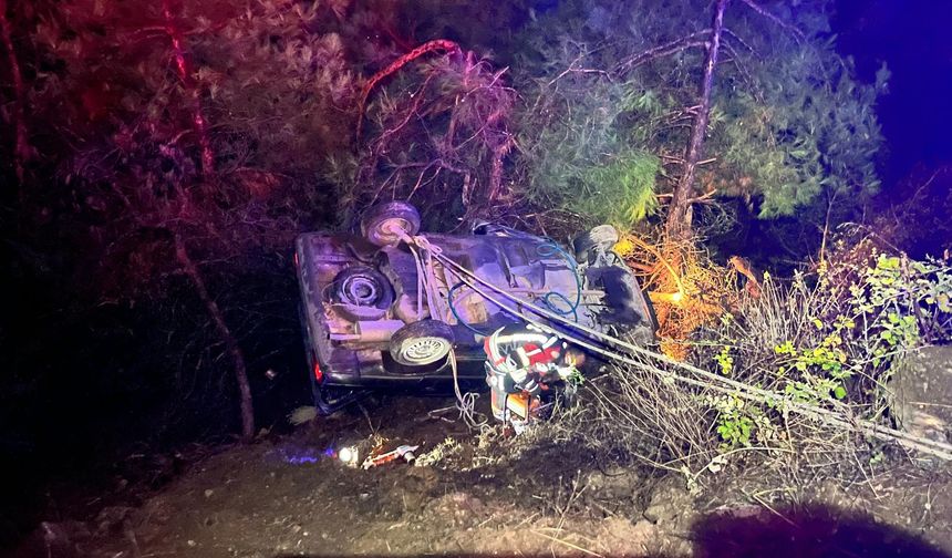 Kepsut’ta Feci Kaza: Araç Dereye Düştü!