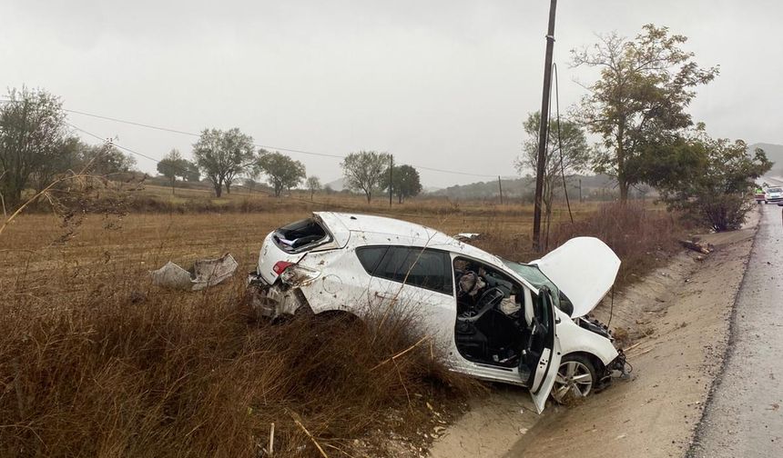 Bigadiç Yolunda Feci Kaza: 2 Kişi Yaralandı