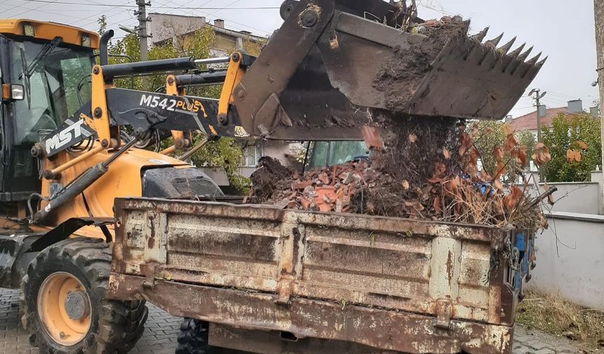 Bigadiç’te Temizlik Seferberliği! Belediye Ekipleri İlçenin Her Noktasında Sahada