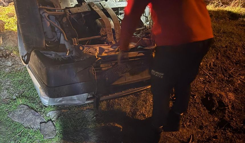 Savaştepe–Balıkesir Yolunda Korkutan Kaza: Sürücü Araçta Sıkıştı!