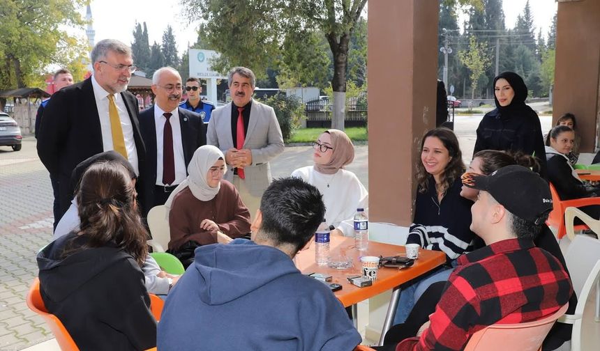 Kepsut’ta Beyaz Et Şenliği! Başkan İsmail Cankul Öğrencilerle Buluştu