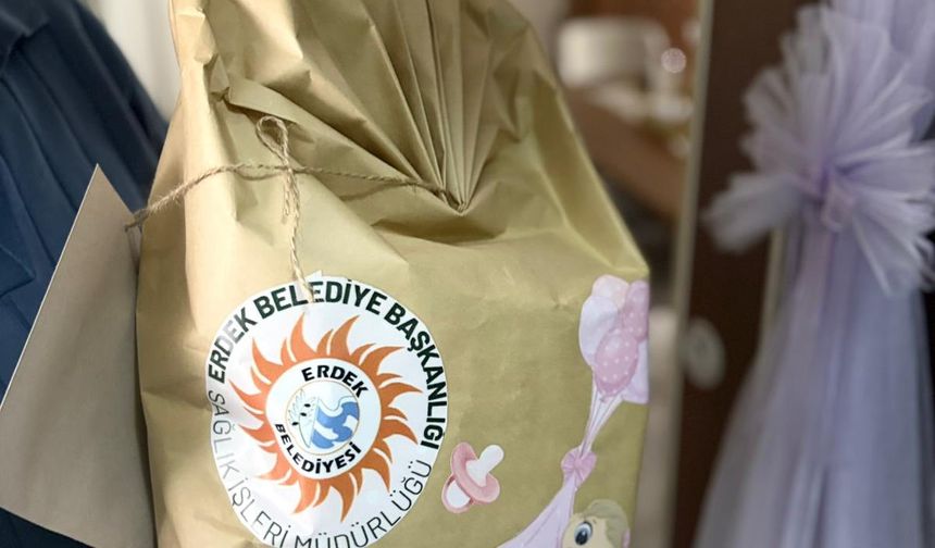 Erdek Belediyesi’nden Yeni Ailelere Destek: “Hoş Geldin Bebek Seti” Dağıtımı Sürüyor