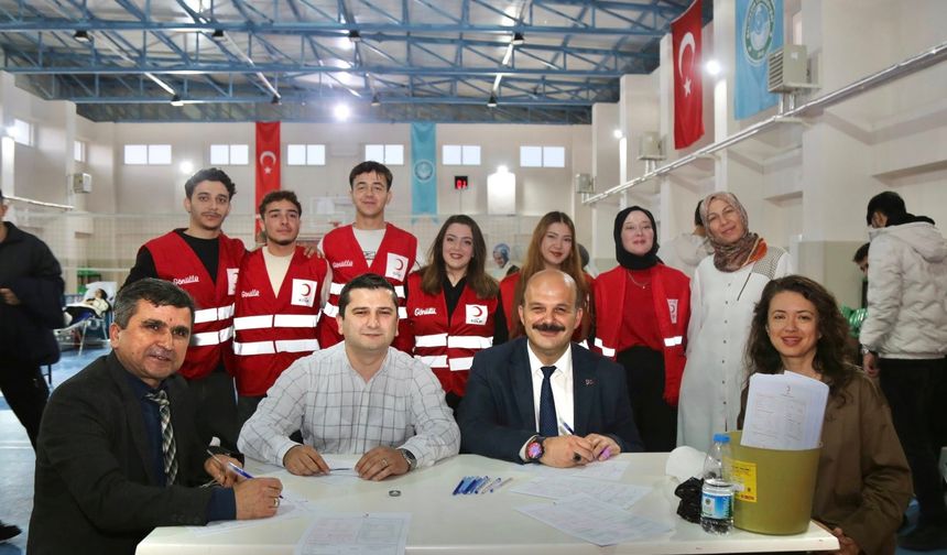 İvrindi’de Kan Bağışı Kampanyasına Destek