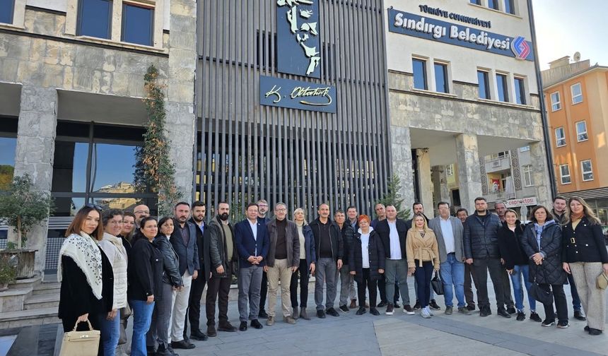 Sındırgı’da CHP Etkinlikleri: Keşkek Hayrı ve Esnaf Ziyaretleri Yoğun Katılımla Gerçekleşti