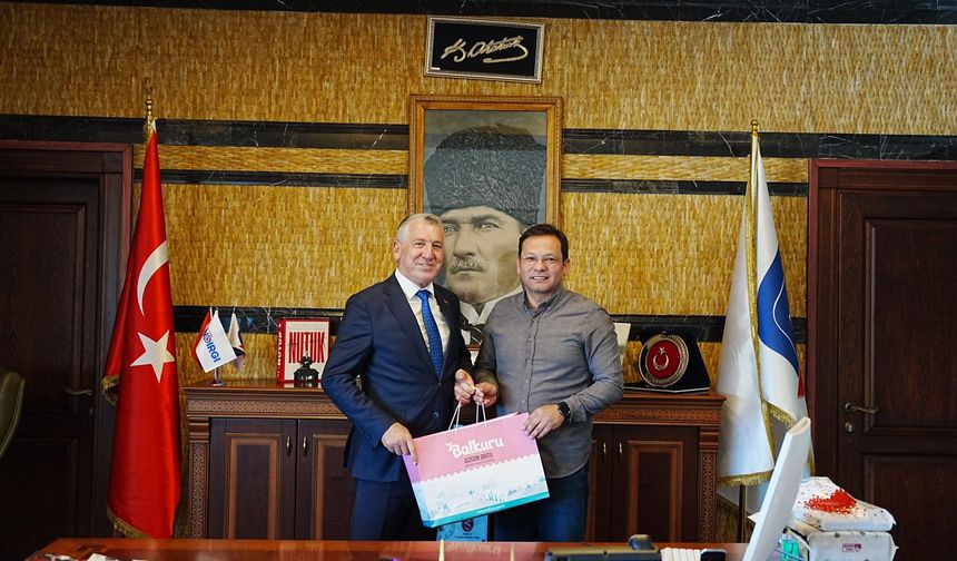 Harmancık Belediye Başkanı Arıkan Sındırgı’da Deprem Ziyaretinde Bulundu