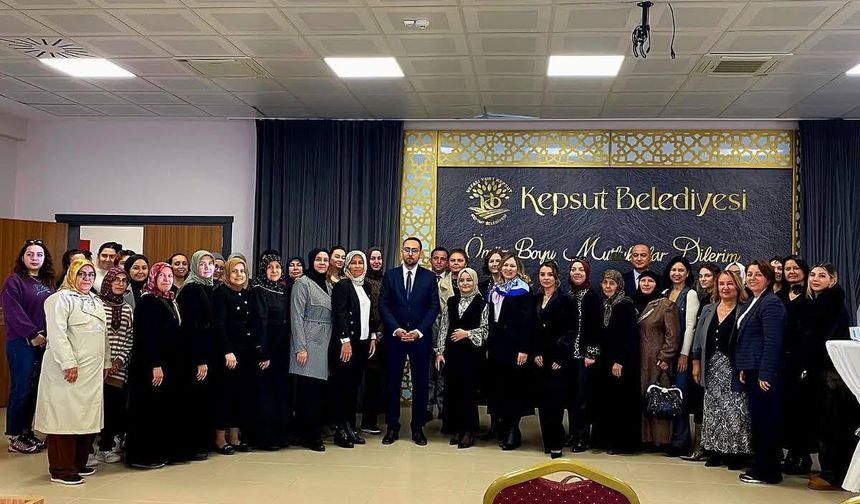 Kepsut’ta Kadına Yönelik Şiddetle Mücadele Günü Sempozyumu Düzenlendi