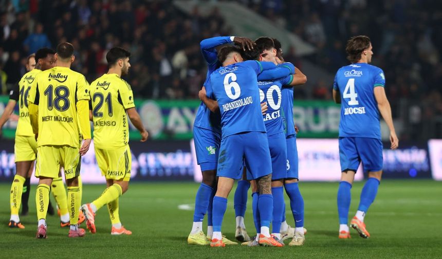 Fenerbahçe Rize’de Şoka Uğradı! İlk Yarı 2-0 Çaykur Rizespor’un