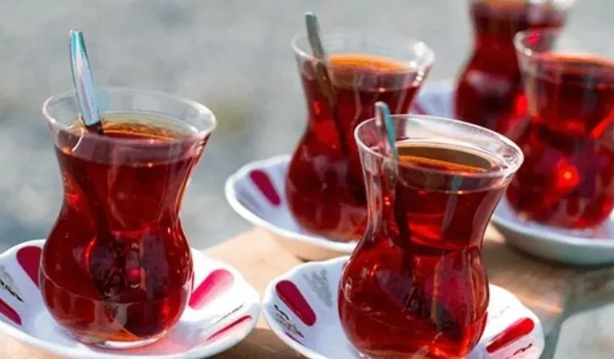 Çay Tabakları Neden Böyle Hiç Merak Ettiniz mi? Çay Tabağındaki Desenler Tesadüf Değil! İşte Yıllardır Saklanan Anlamlar