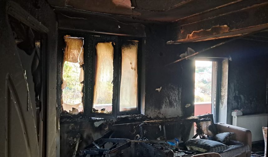 Altıeylül’de Ev Yangını Kısa Sürede Kontrol Altına Alındı