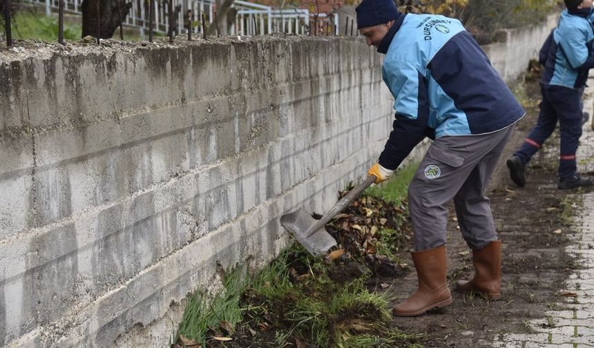 Dursunbey’de Temizlik Çalışmaları Hız Kesmeden Sürüyor