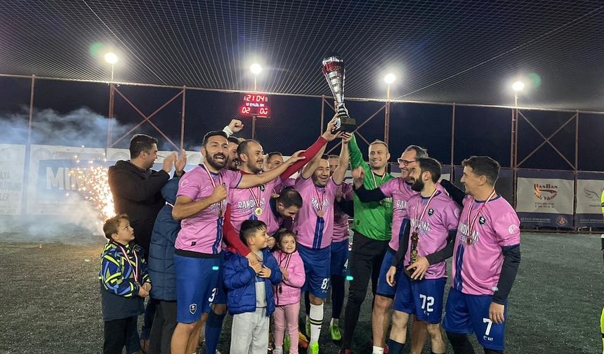 Bandırma Belediyesi BANFUT Finalinde Şampiyonluğa Ulaştı